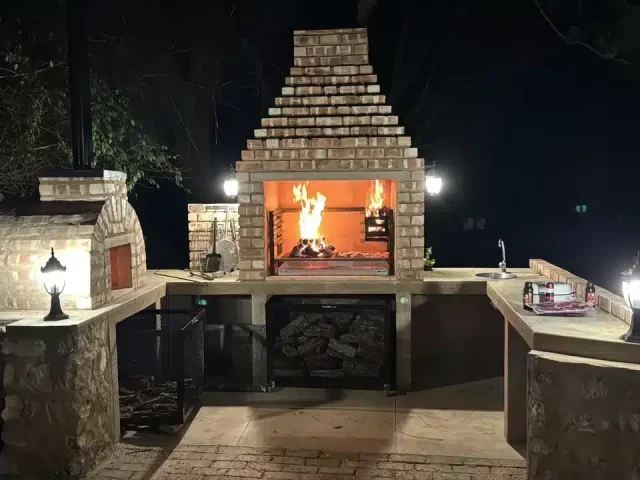 Farm Capbon – Braai mit Feuer und gedecktem Tisch